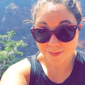 Meet your Posher, Lauren